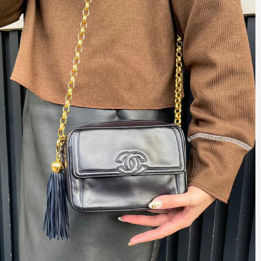 rc584-chanel-vintage-navy-lambskin-gold-chain-camera-bag