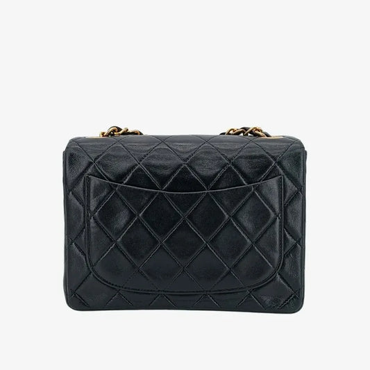 js898-chanel-vintage-black-lambskin-17cm-mini-square-flap-bag