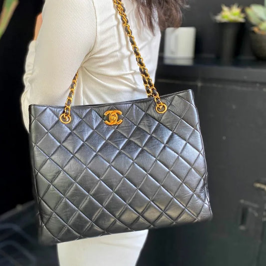 jt064-chanel-vintage-black-lambskin-quilted-tote-bag