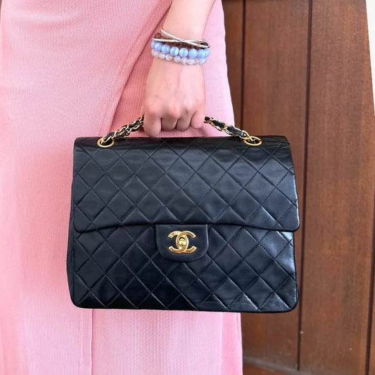 js698-chanel-vintage-black-lambskin-25cm-flap-bag