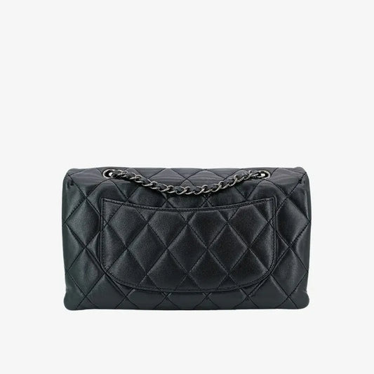 c475-chanel-vintage-black-lambskin-quilted-3-pocket-accordion-flap-bag