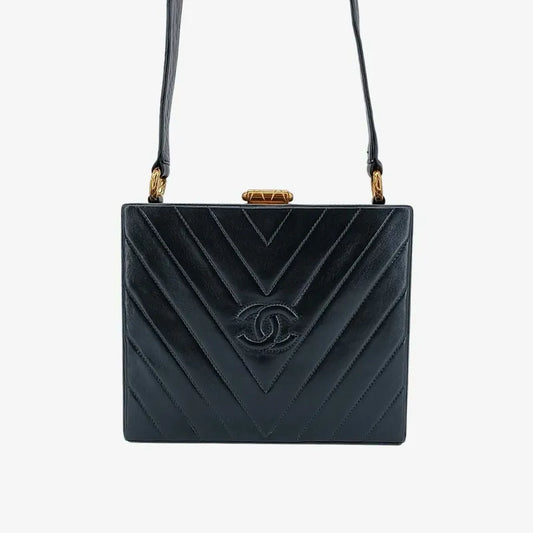 jah110-chanel-vintage-black-lambskin-chevron-box-bag