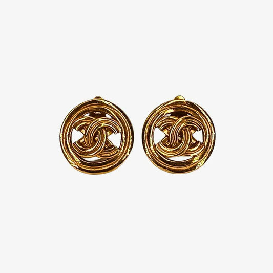 jw801-chanel-vintage-round-gold-plated-clip-on-earrings