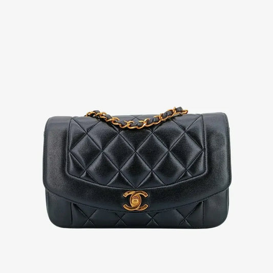 js681-chanel-vintage-black-lambskin-22cm-diana-flap-bag