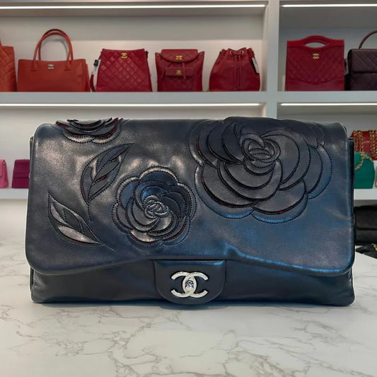 c537-chanel-vintage-black-lambskin-camellia-accordion-flap-bag