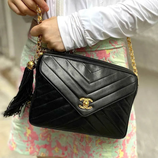 jah67-chanel-vintage-black-lambskin-gold-chain-camera-bag