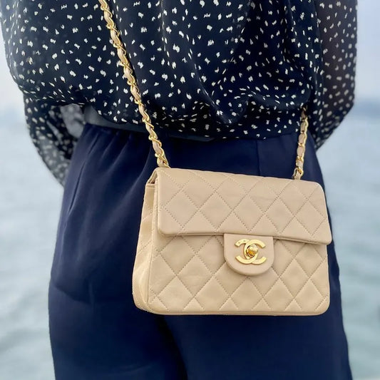 jah107-chanel-vintage-beige-lambskin-17cm-mini-square-flap-bag