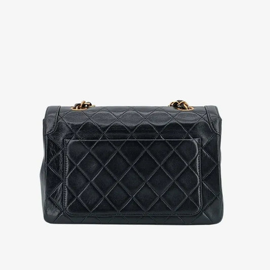 jr916-chanel-vintage-black-lambskin-quilted-flap-bag