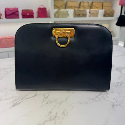 rc401-salvatore-ferragamo-vintage-black-box-leather-shoulder-bag