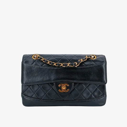 ju697-chanel-vintage-black-lambskin-quilted-flap-bag