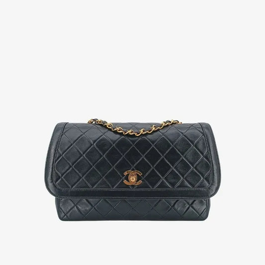 jr534-chanel-vintage-black-lambskin-quilted-flap-bag