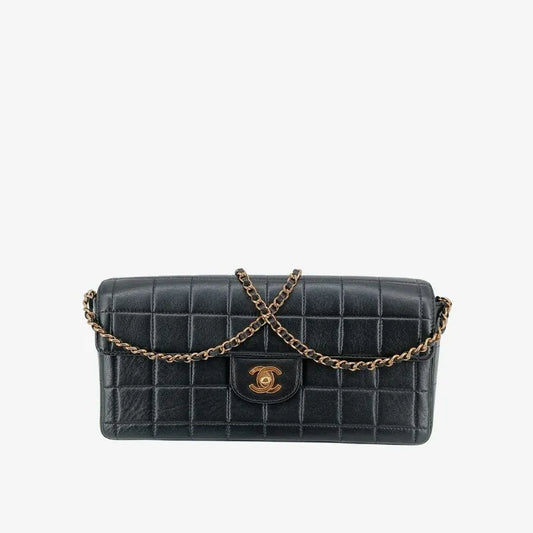 rc058-chanel-vintage-black-lambskin-chocolate-bar-flap-bag