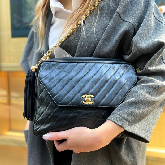ra219-chanel-vintage-black-lambskin-gold-chain-camera-bag