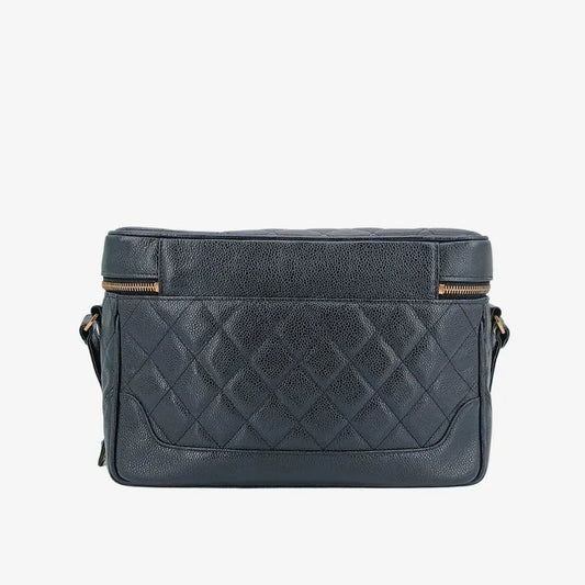 jr357-chanel-vintage-black-caviar-leather-quilted-vanity-case