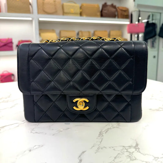 rc398-chanel-vintage-black-lambskin-flap-bag