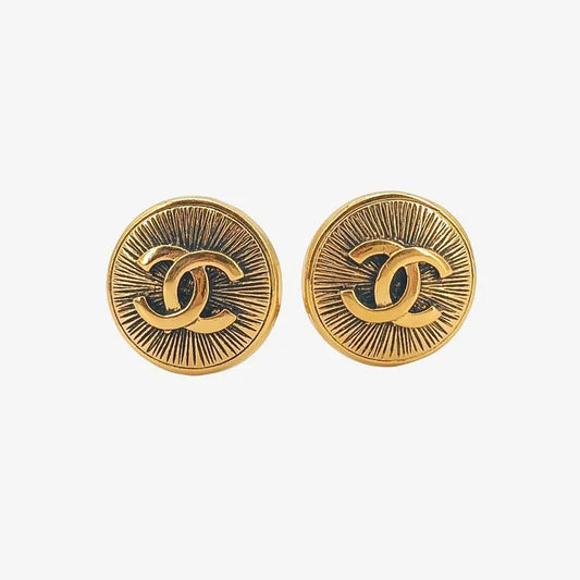 js951-chanel-vintage-cc-round-gold-plated-clip-on-earrings