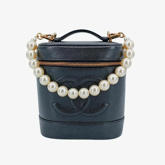 js939-chanel-vintage-black-caviar-leather-cosmetic-bag