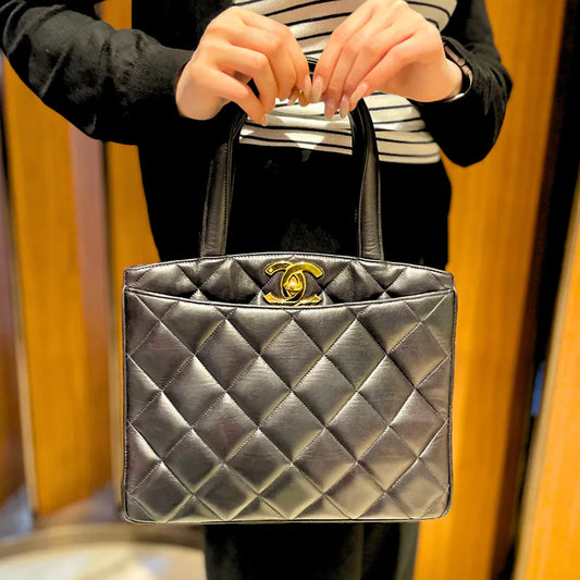 rb176-chanel-vintage-navy-lambskin-tote-bag