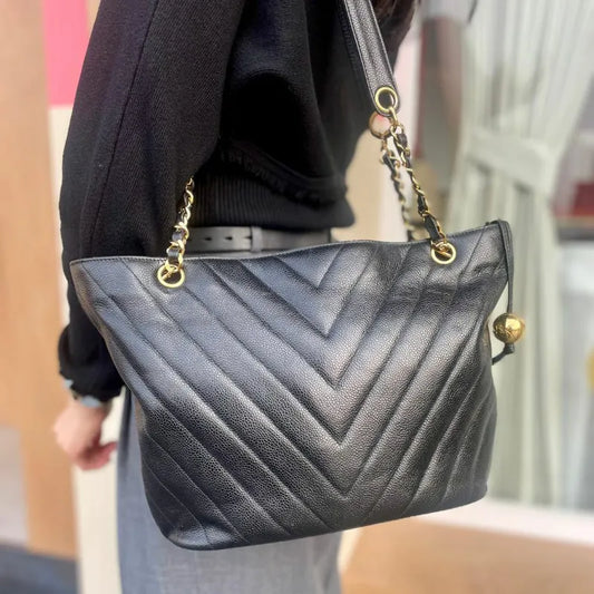 jah129-chanel-vintage-black-caviar-leather-chevron-tote-bag