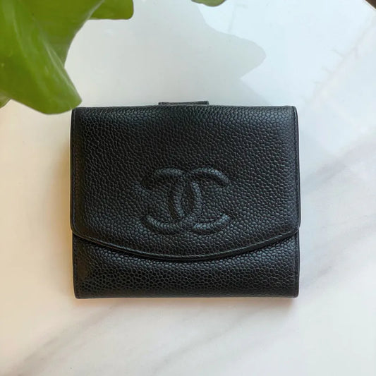 rc029-chanel-vintage-black-caviar-leather-wallet