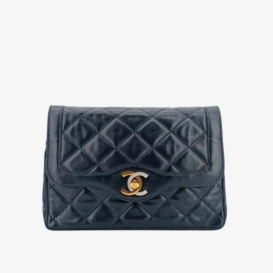 jr529-chanel-vintage-black-lambskin-paris-limited-flap-bag