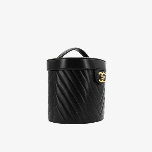 jq979-chanel-vintage-black-lambskin-flap-bucket-bag