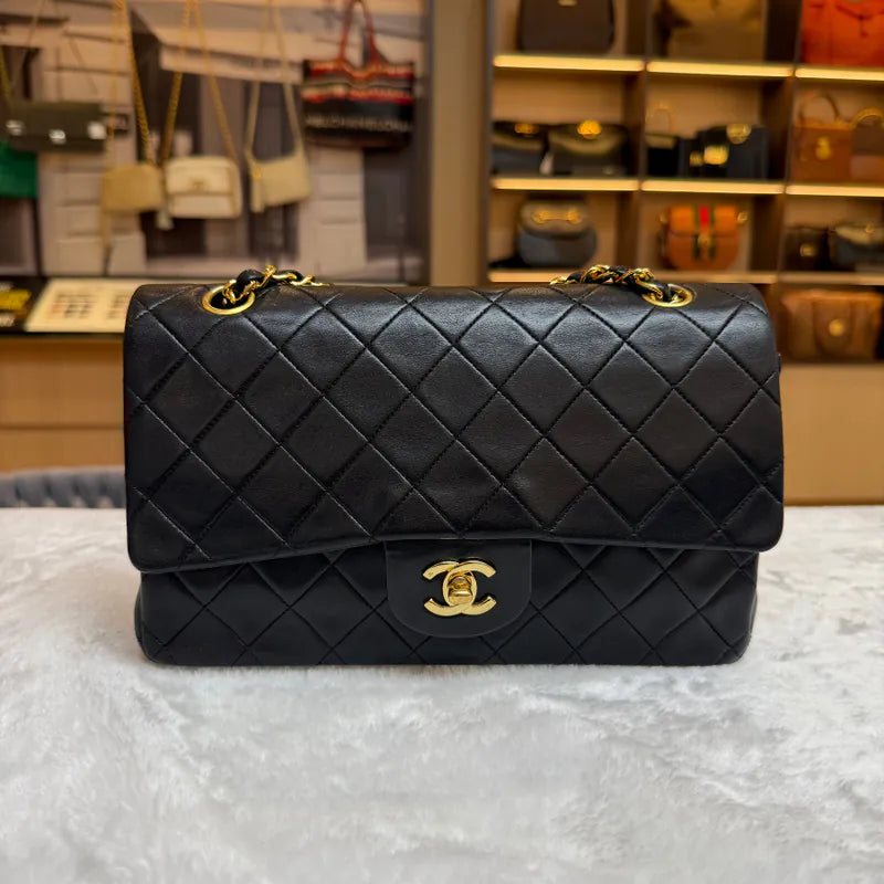JW872 - CHANEL Vintage Black Lambskin 25cm Classic Flap Bag