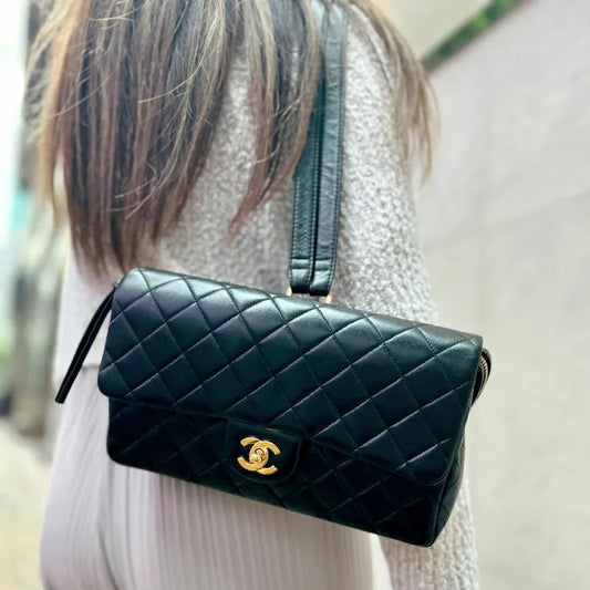 ra807-chanel-vintage-black-lambskin-flap-backpack