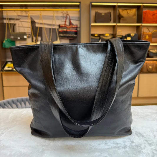 jw337-chanel-vintage-black-lambskin-cc-embossed-tote-bag