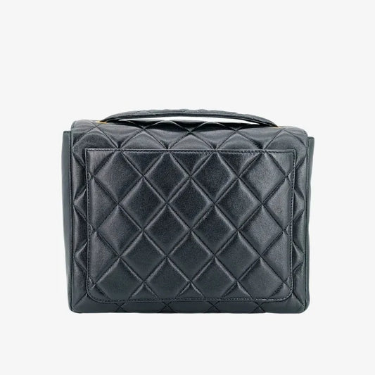 js555-chanel-vintage-black-lambskin-qulited-flap-bag