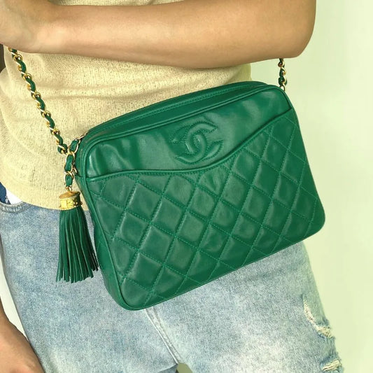jt300-chanel-vintage-green-lambskin-tassel-camera-bag