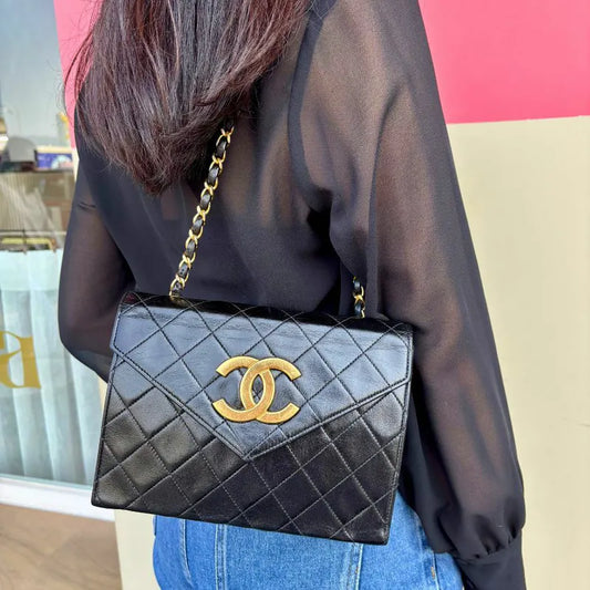 c558-chanel-vintage-black-lambskin-big-cc-pointed-flap-bag