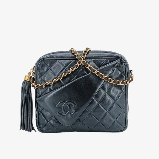 ra560-chanel-vintage-black-lambskin-quilted-camera-bag