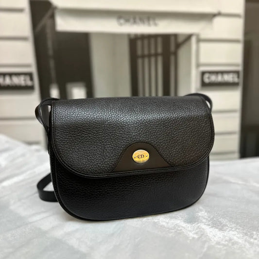 rc167-christian-dior-vintage-black-caviar-leather-shoulder-bag