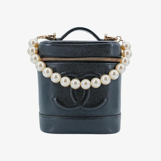 ra904-chanel-vintage-black-caviar-leather-cosmetic-bag