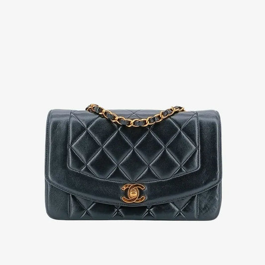 ra062-chanel-vintage-black-lambskin-22cm-diana-flap-bag