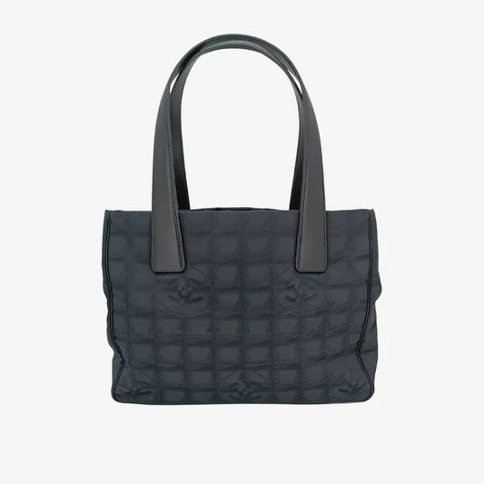 tk007-chanel-vintage-black-nylon-handbag