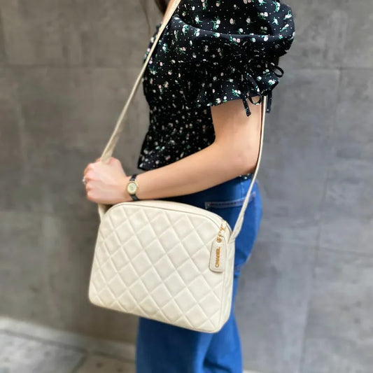 js705-chanel-vintage-beige-caviar-leather-quilted-camera-bag