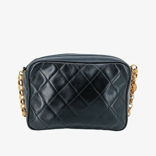 jt437-chanel-vintage-black-lambskin-gold-chain-camera-bag