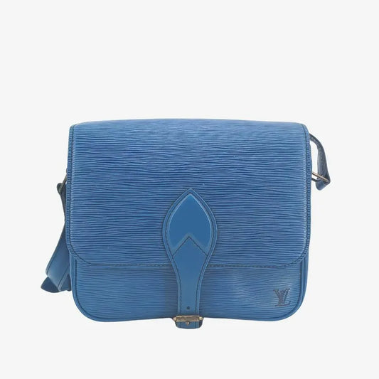 js441-louis-vuitton-cartouchiere