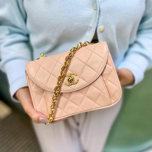 rb349-chanel-vintage-light-pink-lambskin-gold-chain-flap-bag