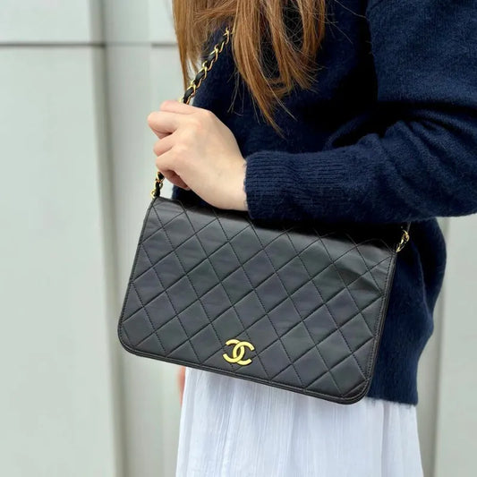 c519-chanel-vintage-black-lambskin-full-flap-bag