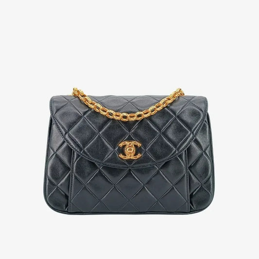 jt663-chanel-vintage-black-lambskin-gold-chain-flap-bag