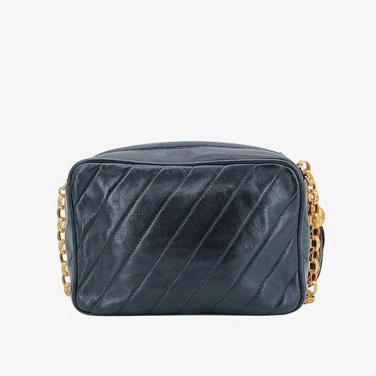 ra067-chanel-vintage-black-lambskin-tassels-gold-chain-camera-bag