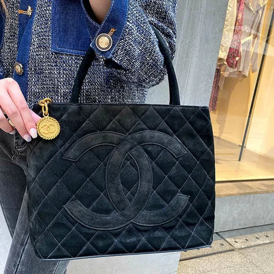 c183-chanel-vintage-black-suede-quilted-tote-bag