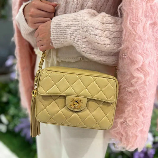 jw968-chanel-vintage-beige-lambskin-tassel-camera-bag