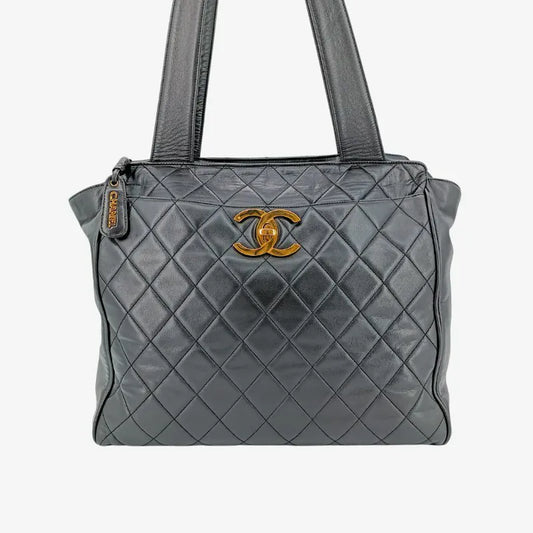 rb713-chanel-vintage-black-lambskin-quilted-tote-bag