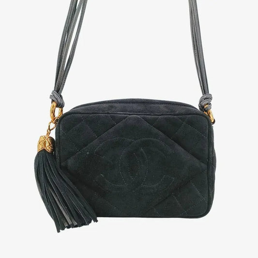jt230-chanel-vintage-black-suede-tassel-camera-bag