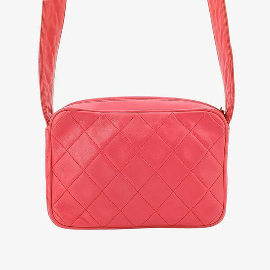 ju999-chanel-vintage-coral-lambskin-tassel-camera-bag