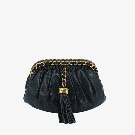 jt399-chanel-vintage-black-lambskin-shoulder-bag